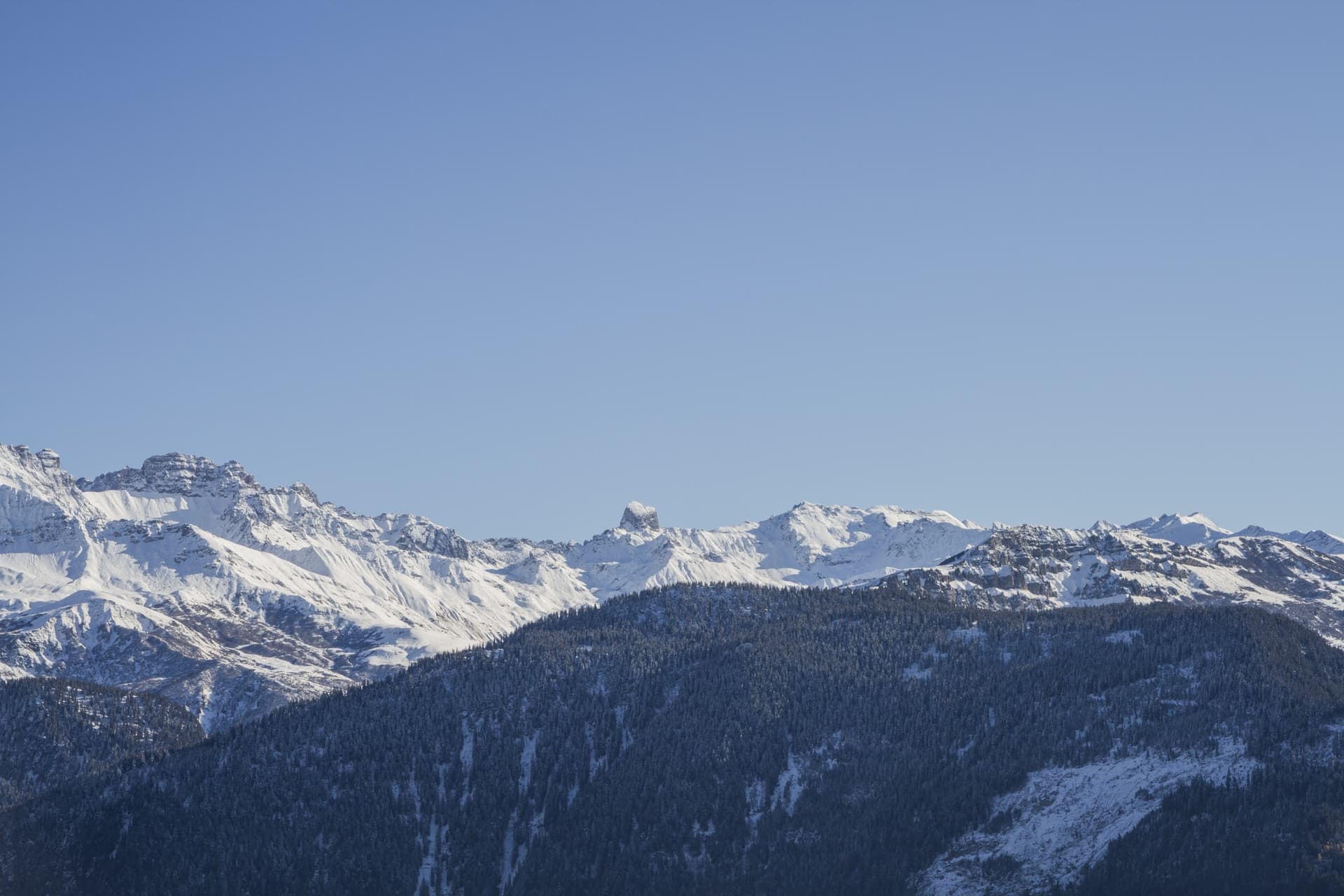 Senderismo con raquetas de nieve en Saboya