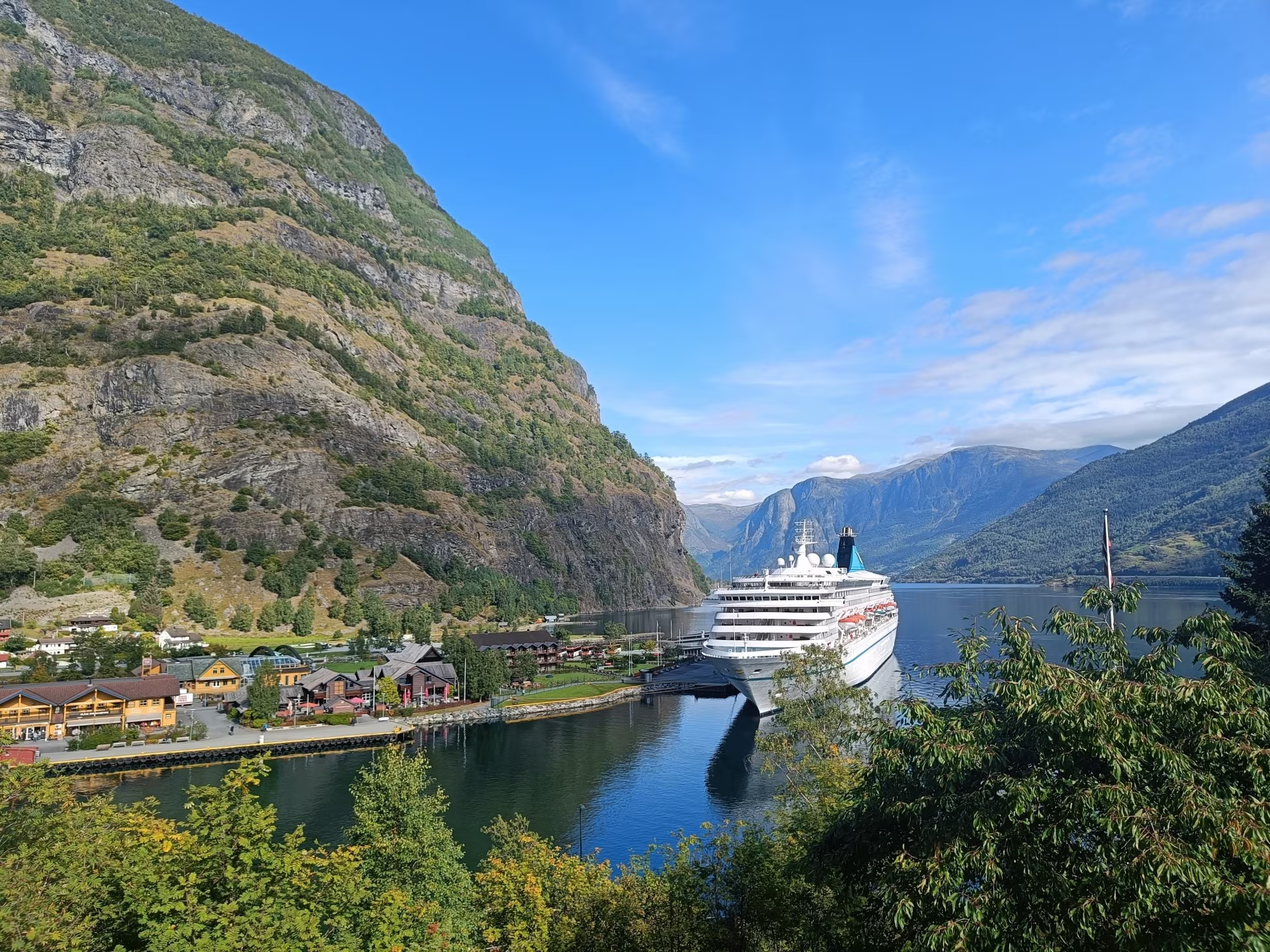 Oslo, Leikanger y Bergen en Tren y Barco
