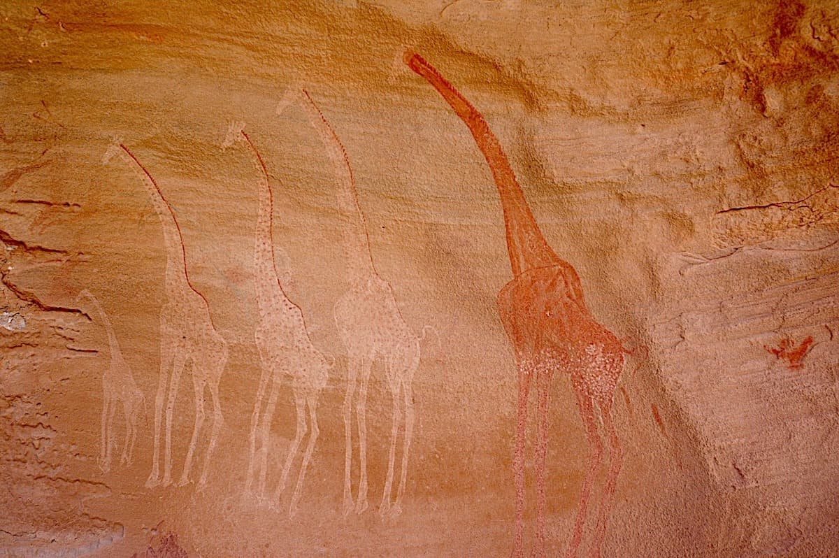 Tadjelaïne: Esplendores Prehistóricos y Paisajes Impresionantes sobre las huellas de Henri Lhote