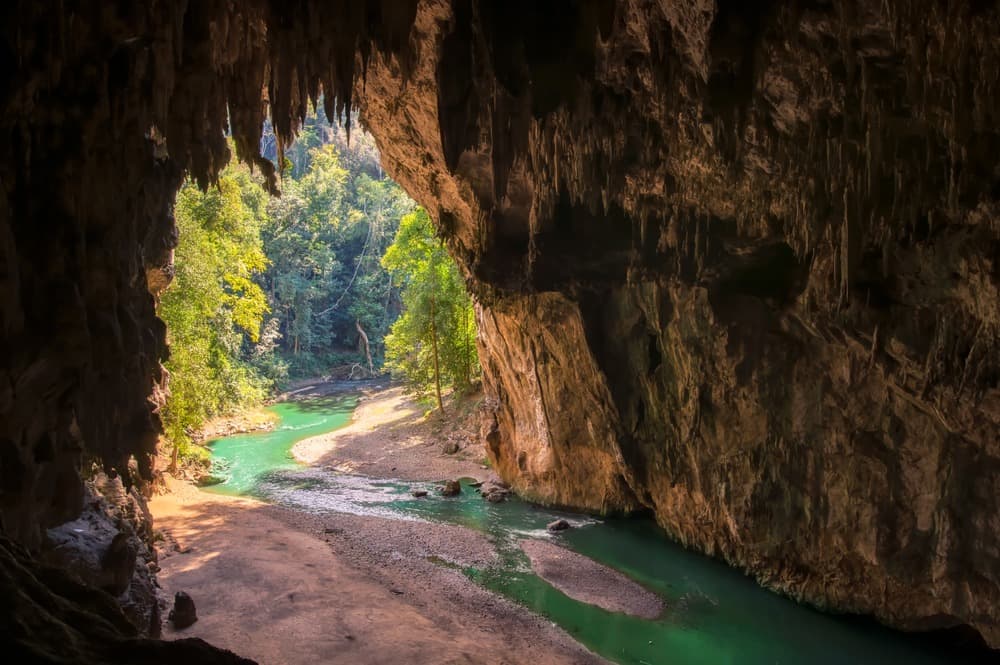 grotte tham lod