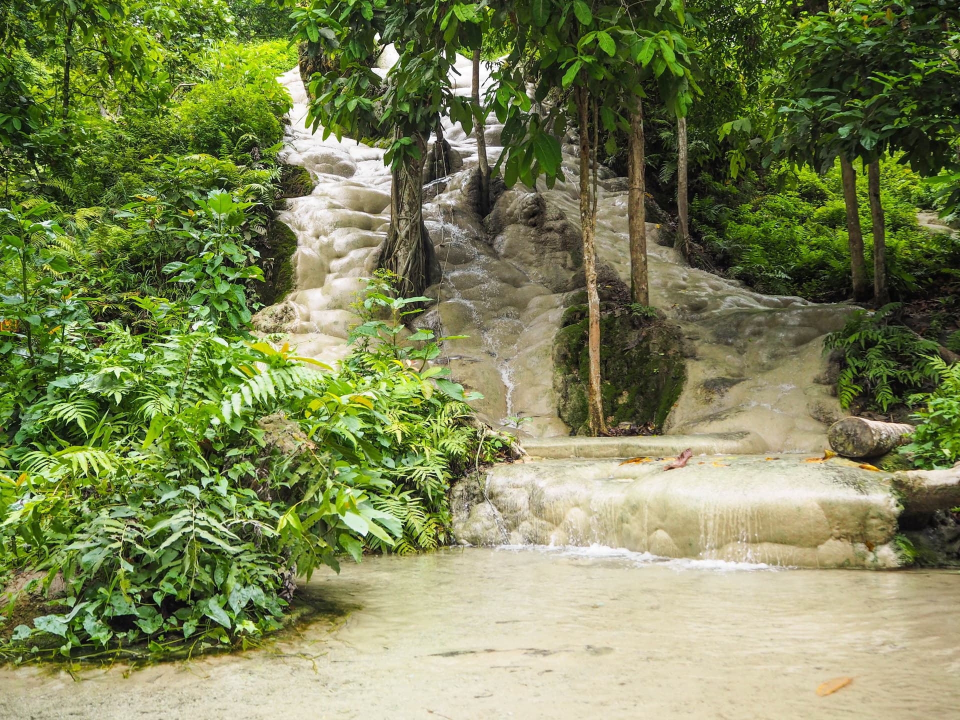 Cataratas de Bua Tong