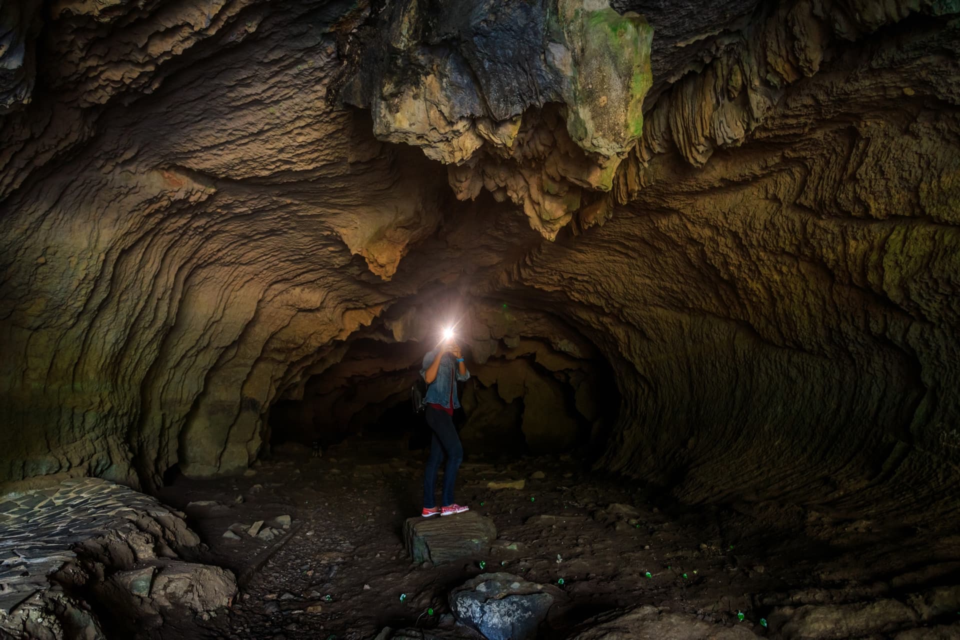 Kaeo Surakan Cave