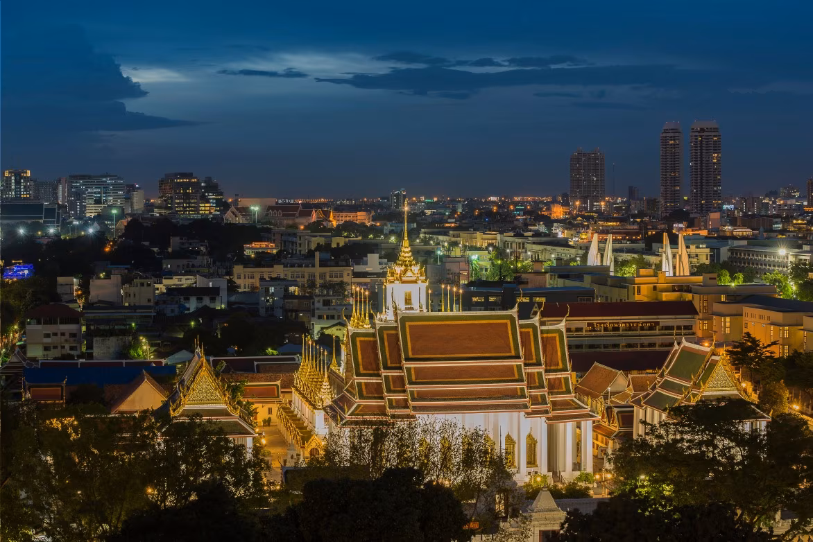 Tailandia en estrella saliendo de Bangkok