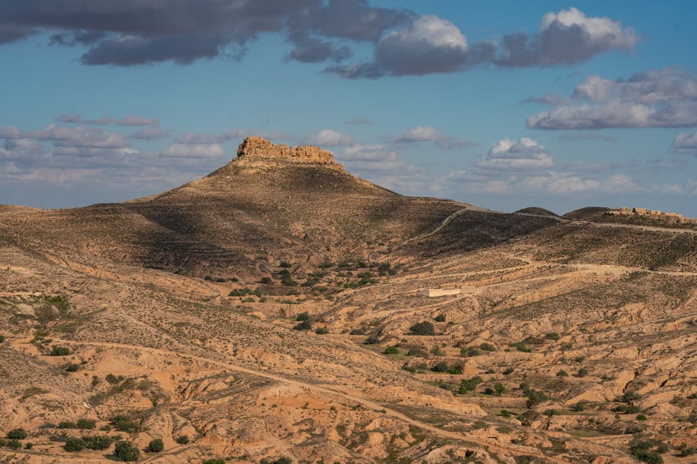Senderismo entre montaña y desierto