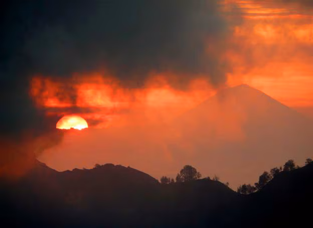 Ascenso del volcán Agung
