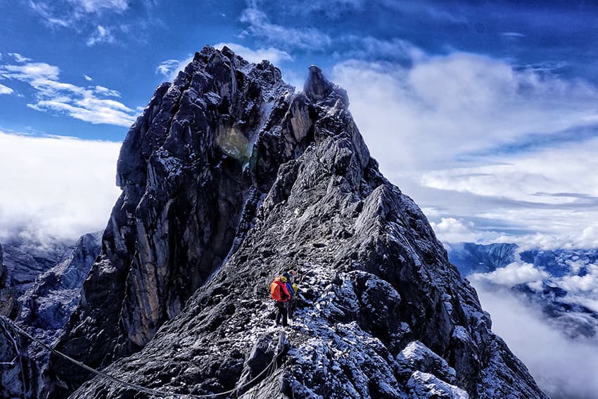 Papúa: expedición hacia la mítica pirámide de Carstensz (versión helicóptero)