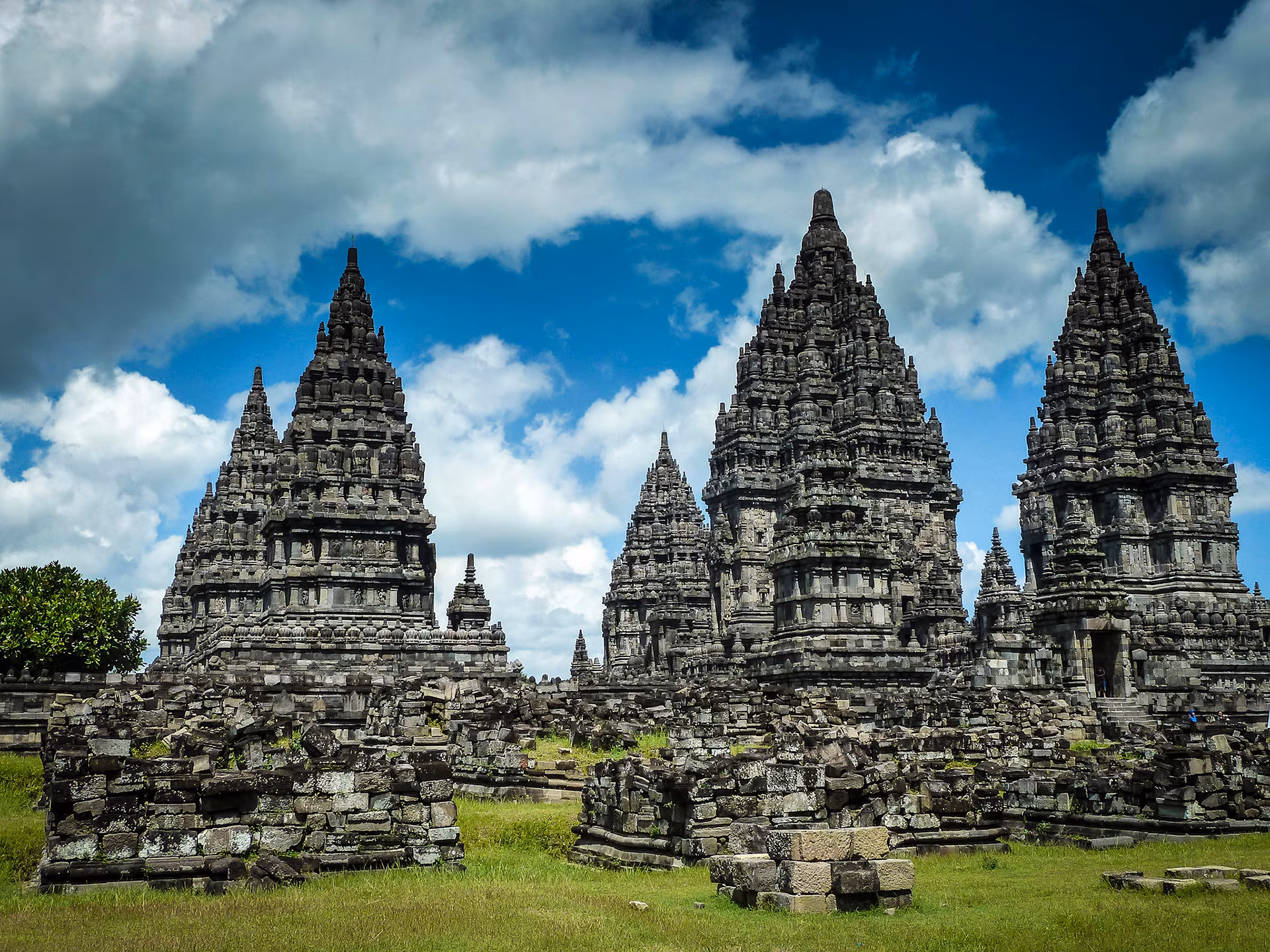 Yogyakarta íntima: Prambanan: paseo al corazón del hinduismo javanés