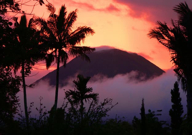 Sulawesi Norte : volcanes, selva y lagunas