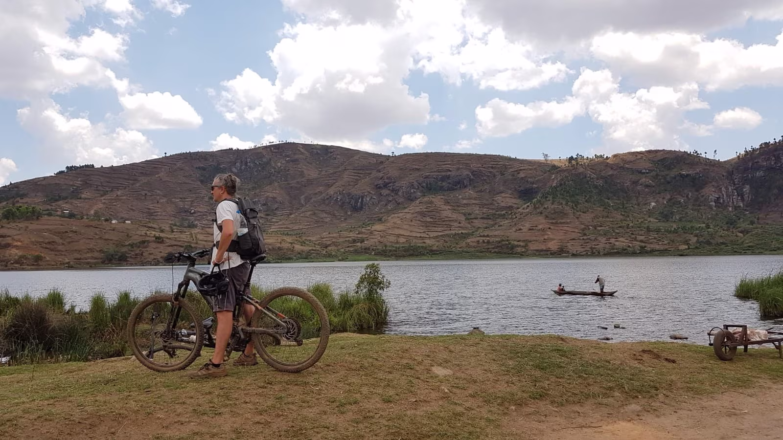 Descubriendo los paisajes del Oeste de Tana en Mountain Bike y senderismo
