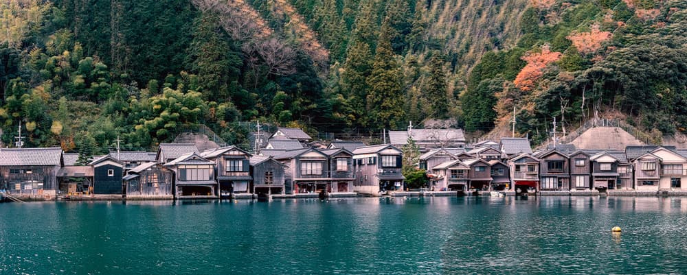 Viaje por carretera en la costa japonesa