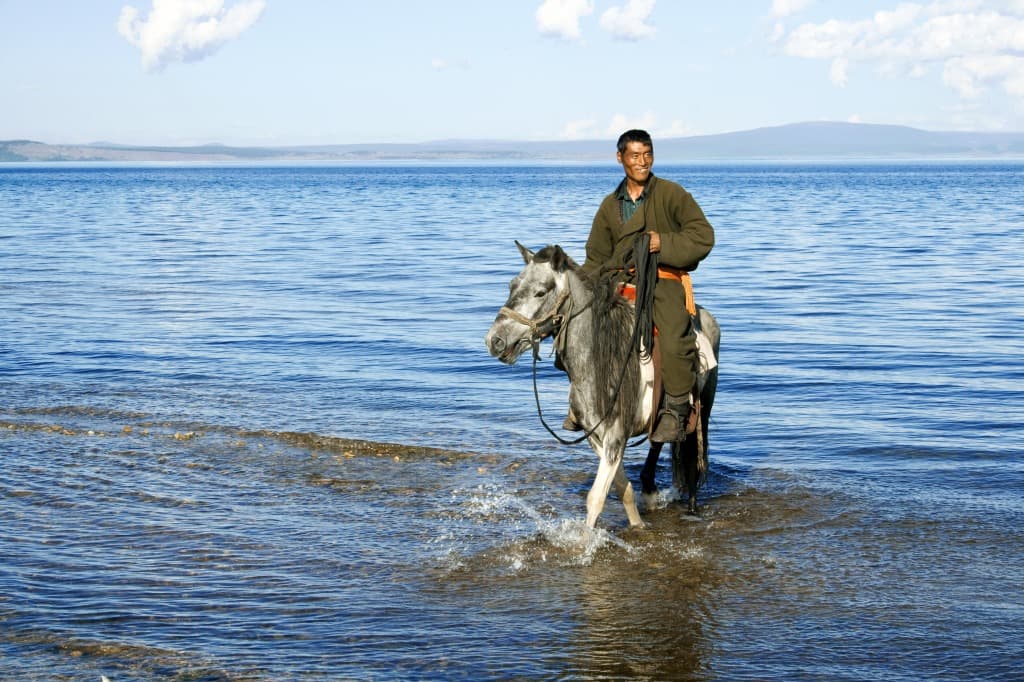Aventuras del gran lago azul de Mongolia